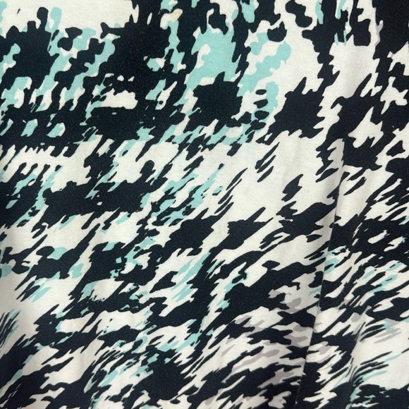 Chico's Cotton Blend Black and White Graphic 3/4 Sleeve Blouse Size 2 - Picture 7 of 9